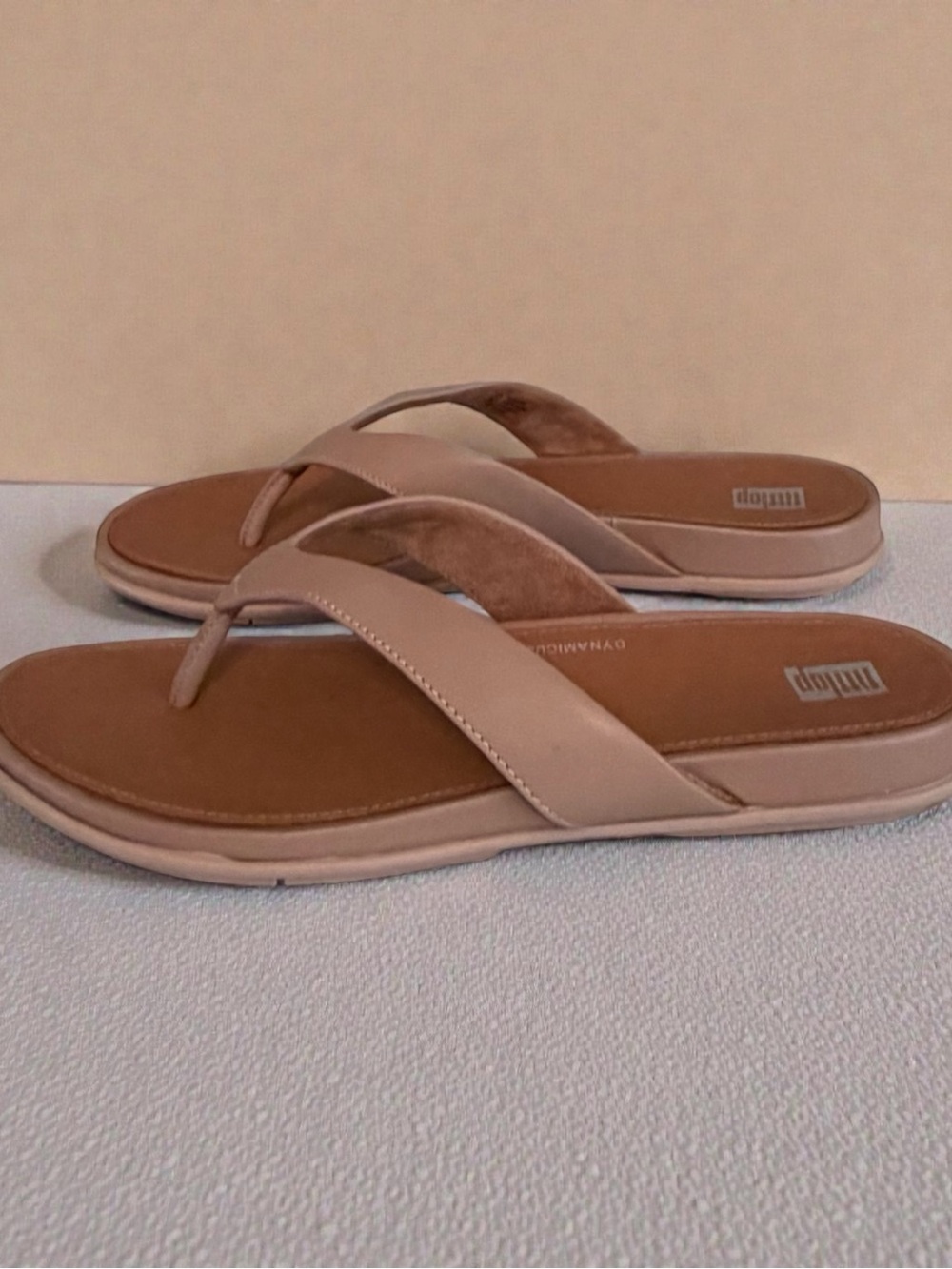 FitFlop Gracie Leather Flip-Flops Beige Tan Comfort Sandals - Size US 7 / EU 38